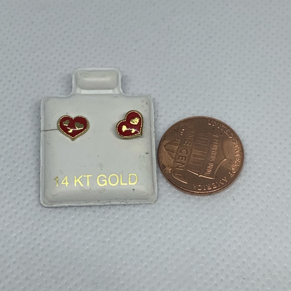♥️14k Heart Earrings - Picture 5 of 6